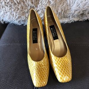 STUART WEITZMAN Yellow Snakeskin Heels Size 8.5